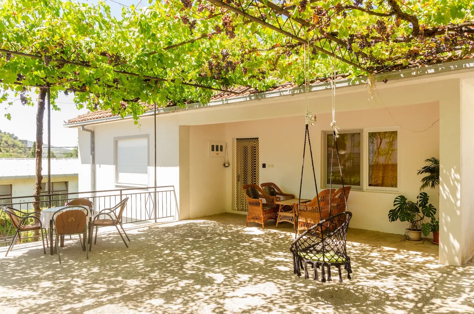 Upper Level Apartment Spacious Terrace