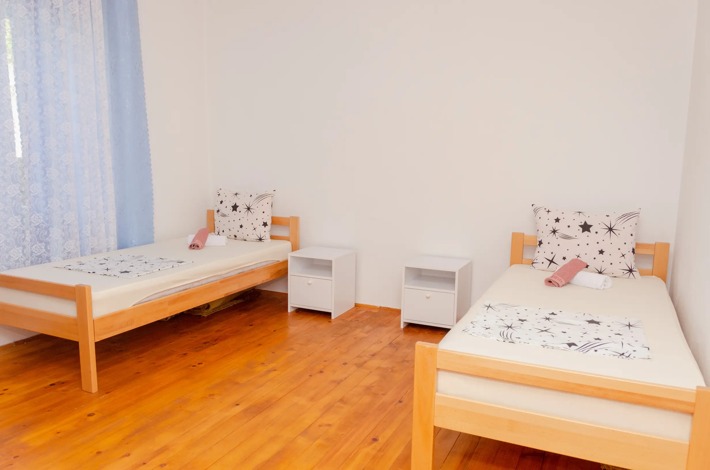 Upper Level Apartment Bedroom Single Beds